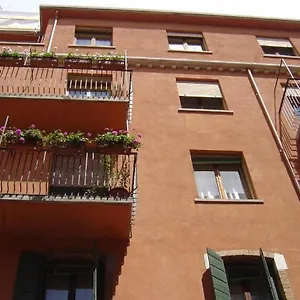 https://guesthouse-alloggi-agli-artisti.hotelslidodijesolo.com
