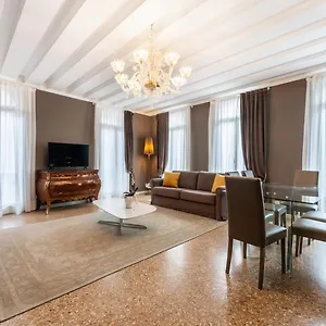 San Teodoro Palace - Luxury Apartments Venise
